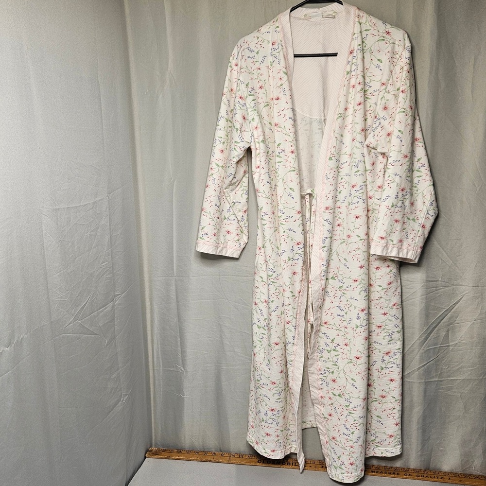 Cherokee Robe Womens S/M White Floral Long Sleeve Pockets Lace Trim 935156